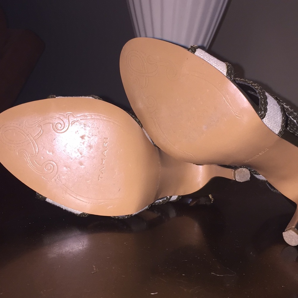 Tahari size 7 beige and brown heels - Picture 3 of 3